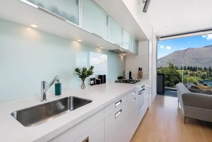 Luxury Lakeview 2 Bedroom Apartment Queenstown Exterior photo