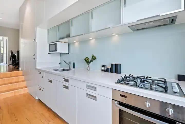 Luxury Lakeview 2 Bedroom Apartment Queenstown Exterior photo