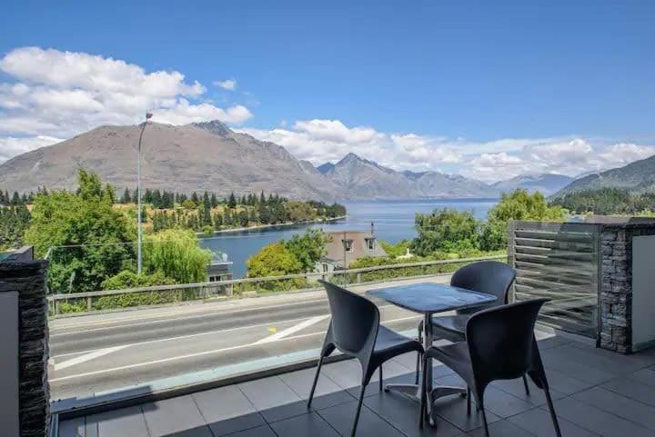 Luxury Lakeview 2 Bedroom Apartment Queenstown Exterior photo